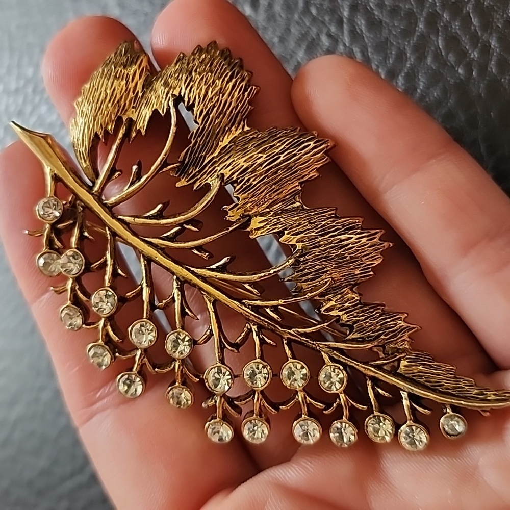 VTG M.JENT brooch
